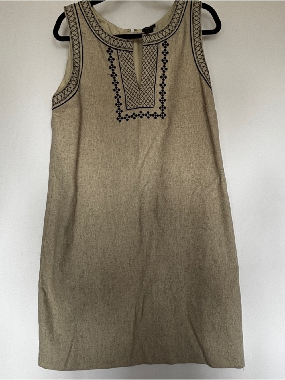 Ann Taylor 16 Sleeveless Embroidered Shift Dress in Beige and Black Classic Chic